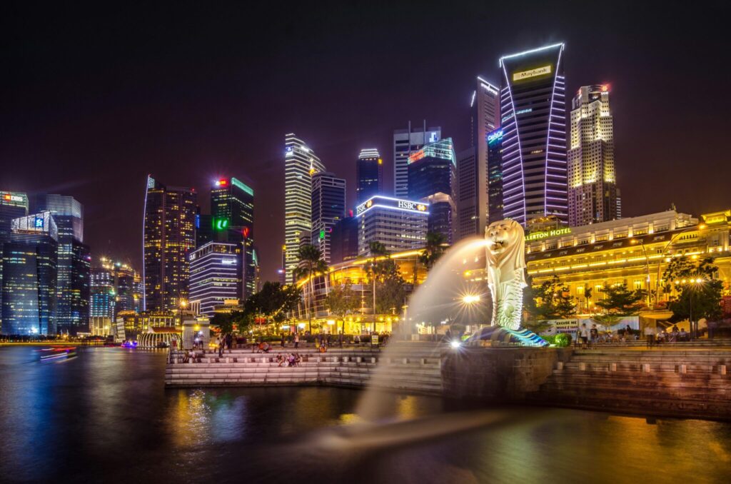singapore merlion and skyline at night